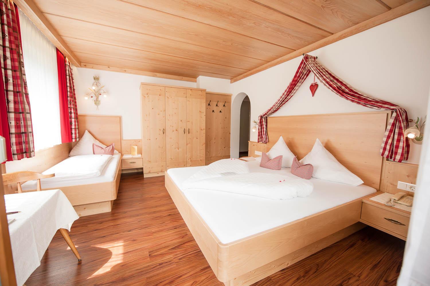 Hotel Angelika Нойштіфт-ім-Штубайталь Екстер'єр фото