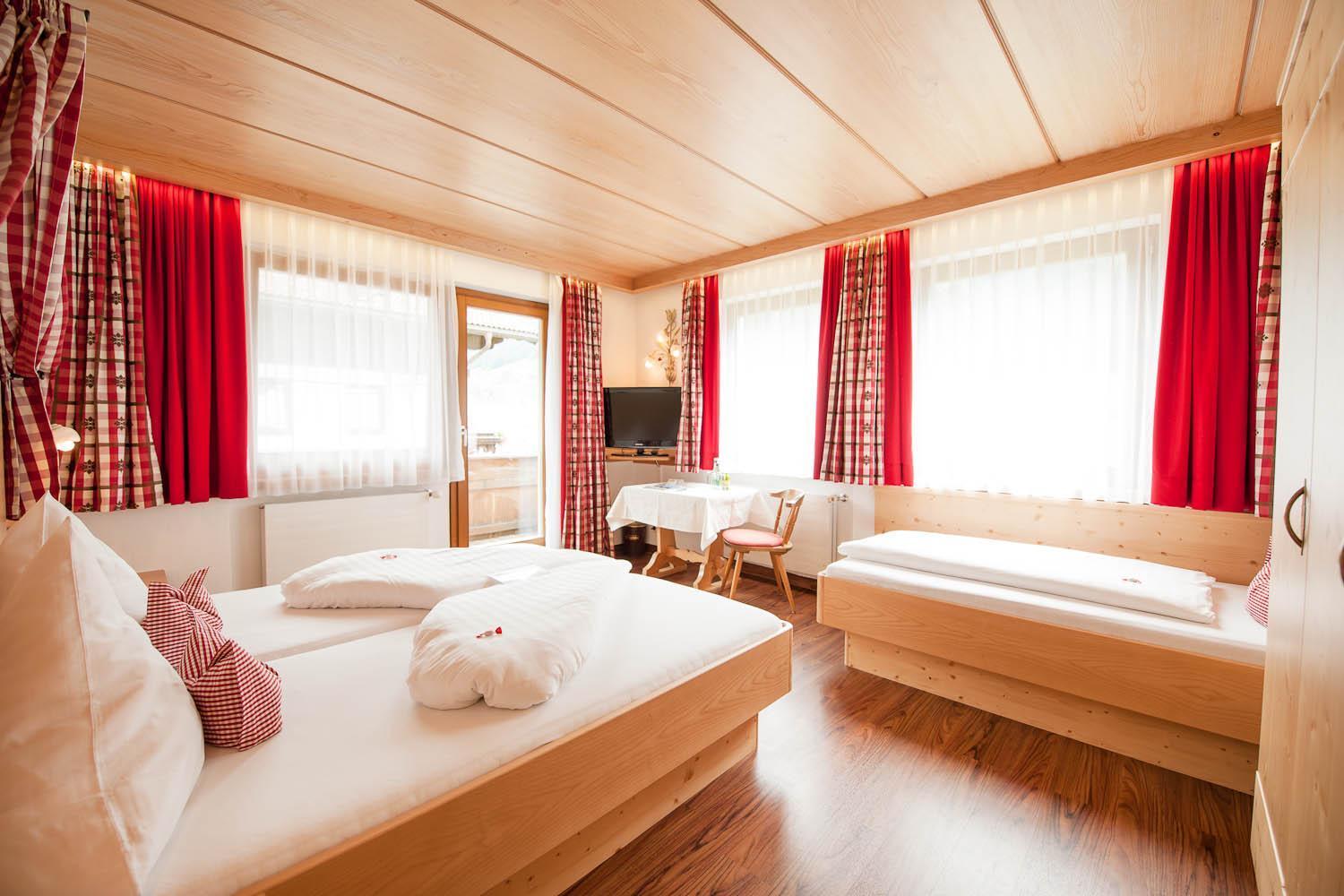 Hotel Angelika Нойштіфт-ім-Штубайталь Екстер'єр фото