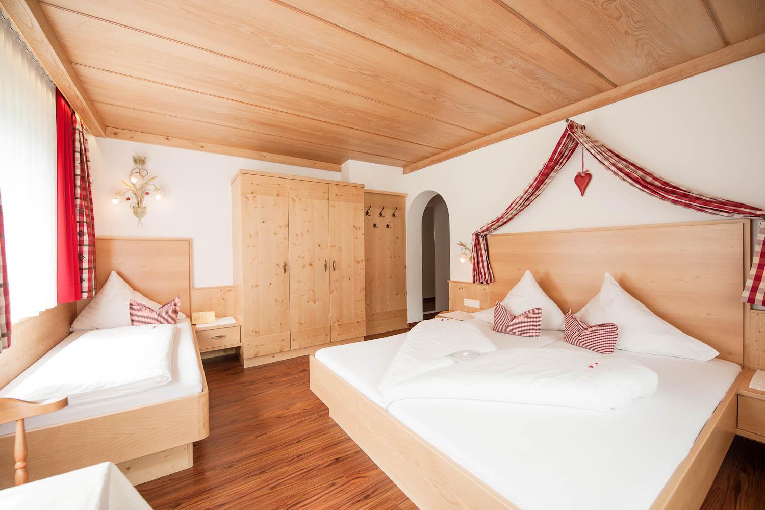 Hotel Angelika Нойштіфт-ім-Штубайталь Екстер'єр фото