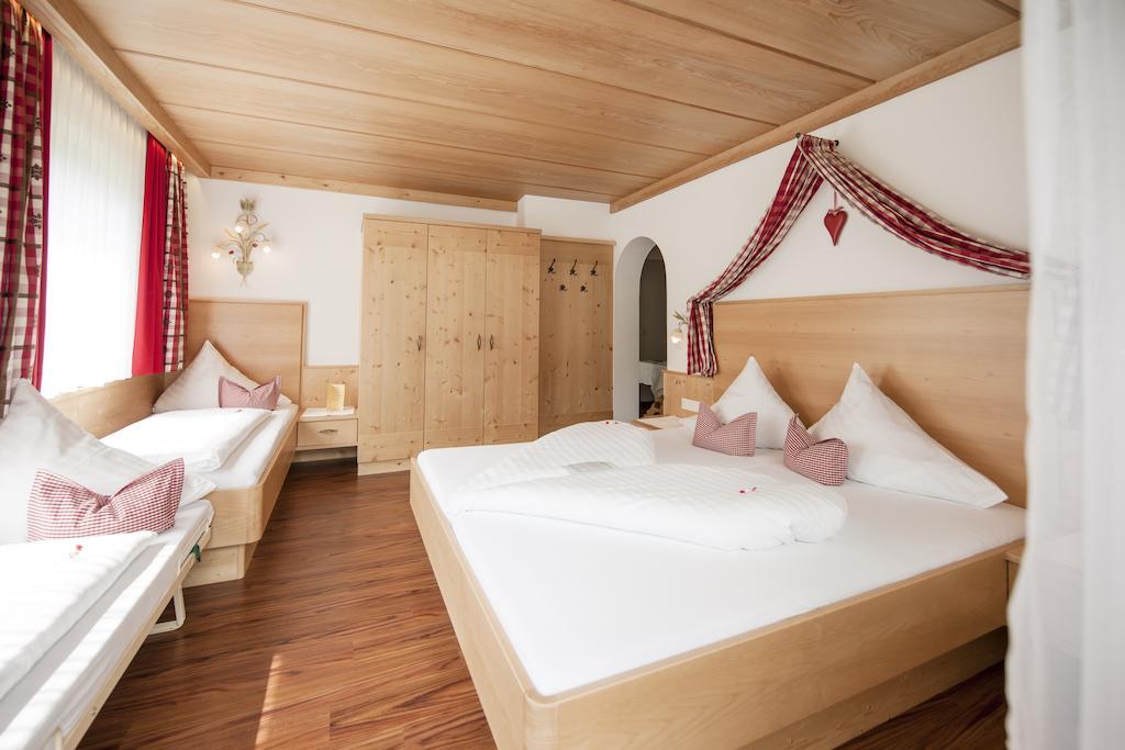 Hotel Angelika Нойштіфт-ім-Штубайталь Екстер'єр фото