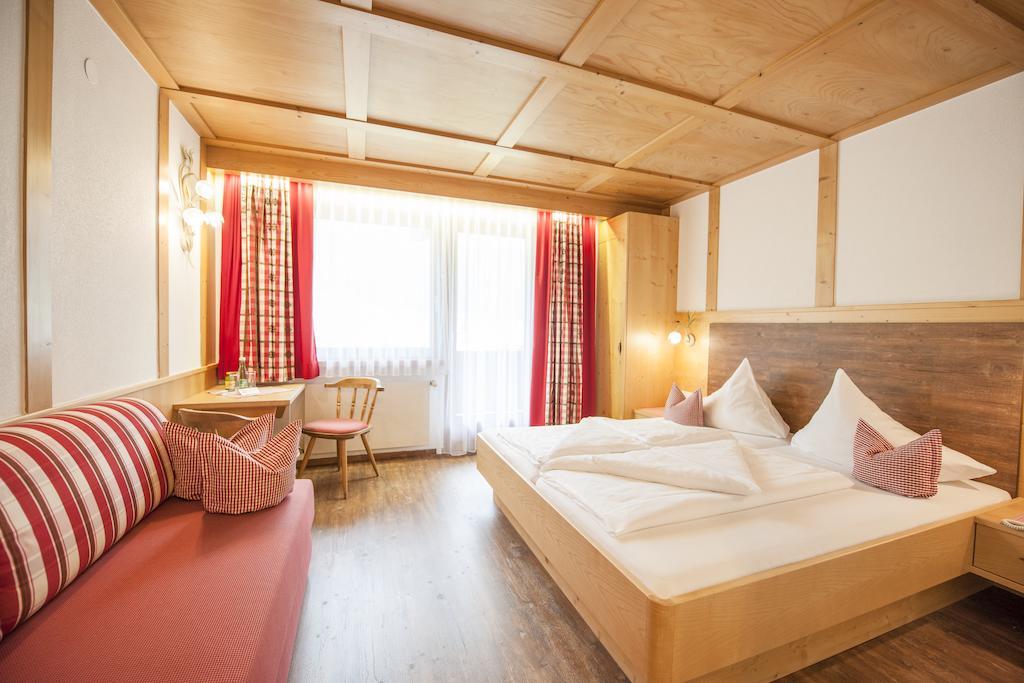 Hotel Angelika Нойштіфт-ім-Штубайталь Екстер'єр фото